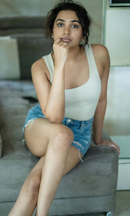 Shivathmika Rajashekar Radiates Natural Charm in a Simple Denim Style