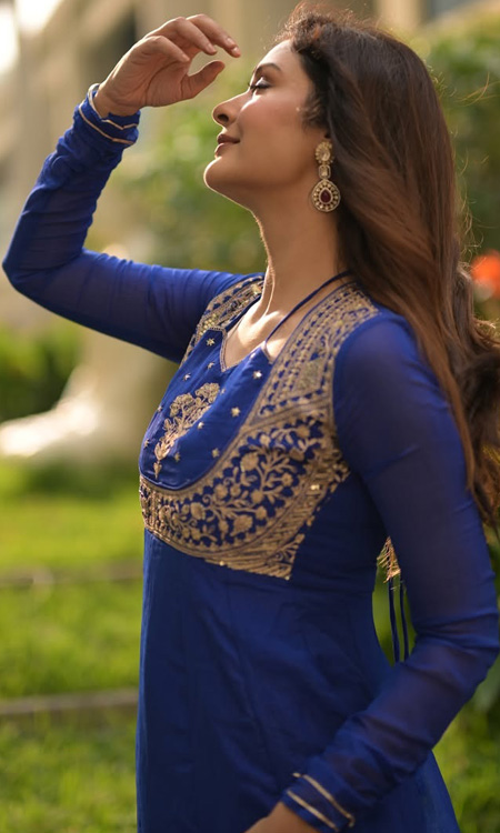 Payal Rajput Looks Ethereal in a Stunning Royal Blue Traditional Look