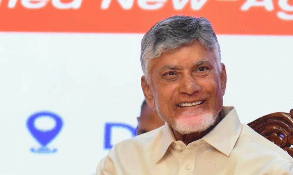 సోష‌ల్ మీడియా ఇన్‌ఫ్లుయెన్స‌ర్లతో ప్ల‌స్సెంత‌..  మైన‌స్సెంత‌..?