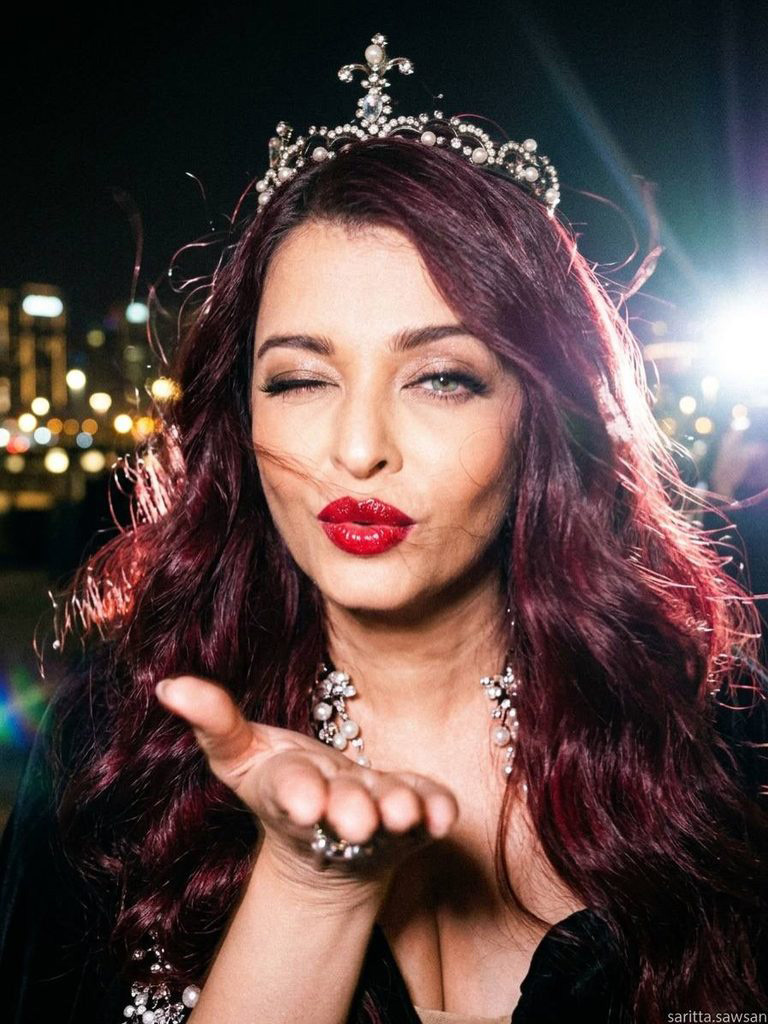 Aishwarya Rai Bachchan Rules Paris Fashion Week 2026 in Regal Black Gown