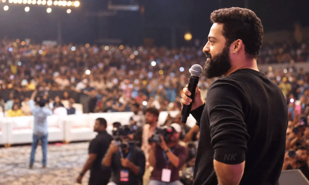 క‌ళ్లు ఎరుపెక్కాయి.. మాట త‌డ‌బ‌డింది..యంగ్ టైగ‌ర్ ఎన్టీఆర్‌ని ఎప్పుడూ ఇలా చూడ‌లేదు!