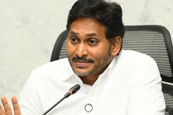 వైసీపీలో జగన్ గుబులు...ఏమి జరుగుతోంది ?