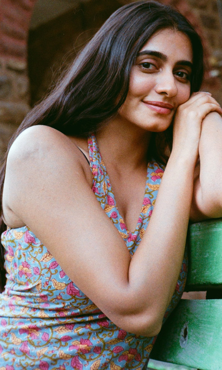 Maanasa Choudhary Captures Old-World Beauty in This Nostalgic Portrait