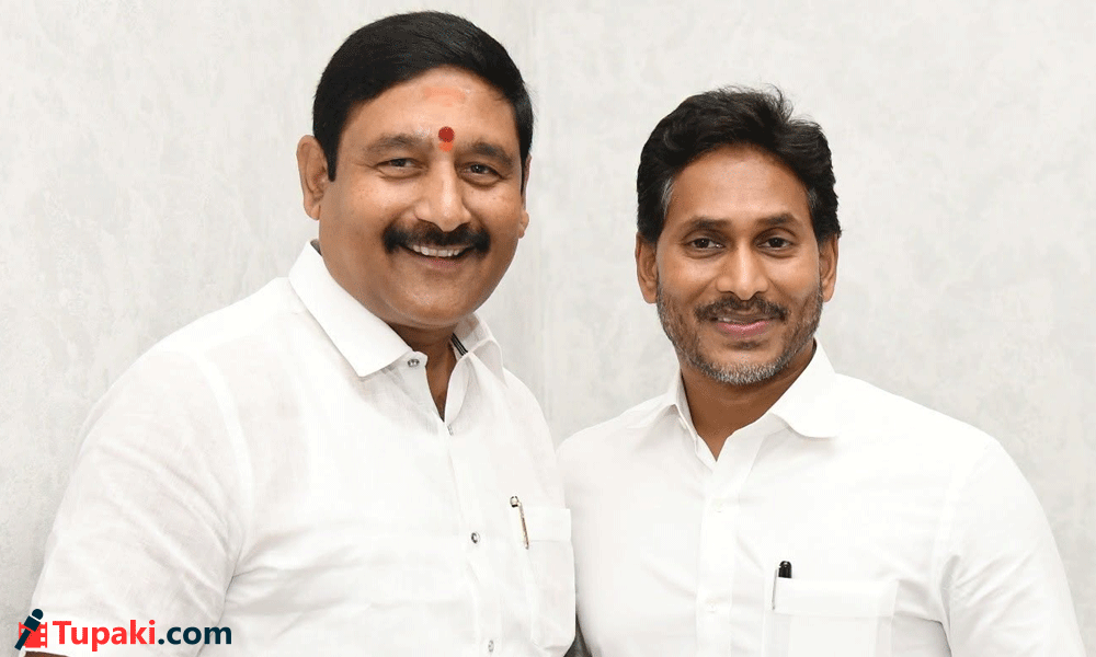 బొత్స ఇంట్లో మరో వికెట్ ఔట్.. కన్నీళ్లు పెట్టుకున్నా నమ్మని వైసీపీ