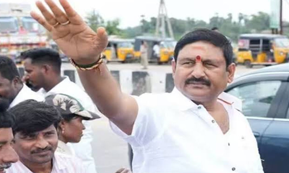 క్రాస్ రోడ్ లో బడ్డుకొండ ?