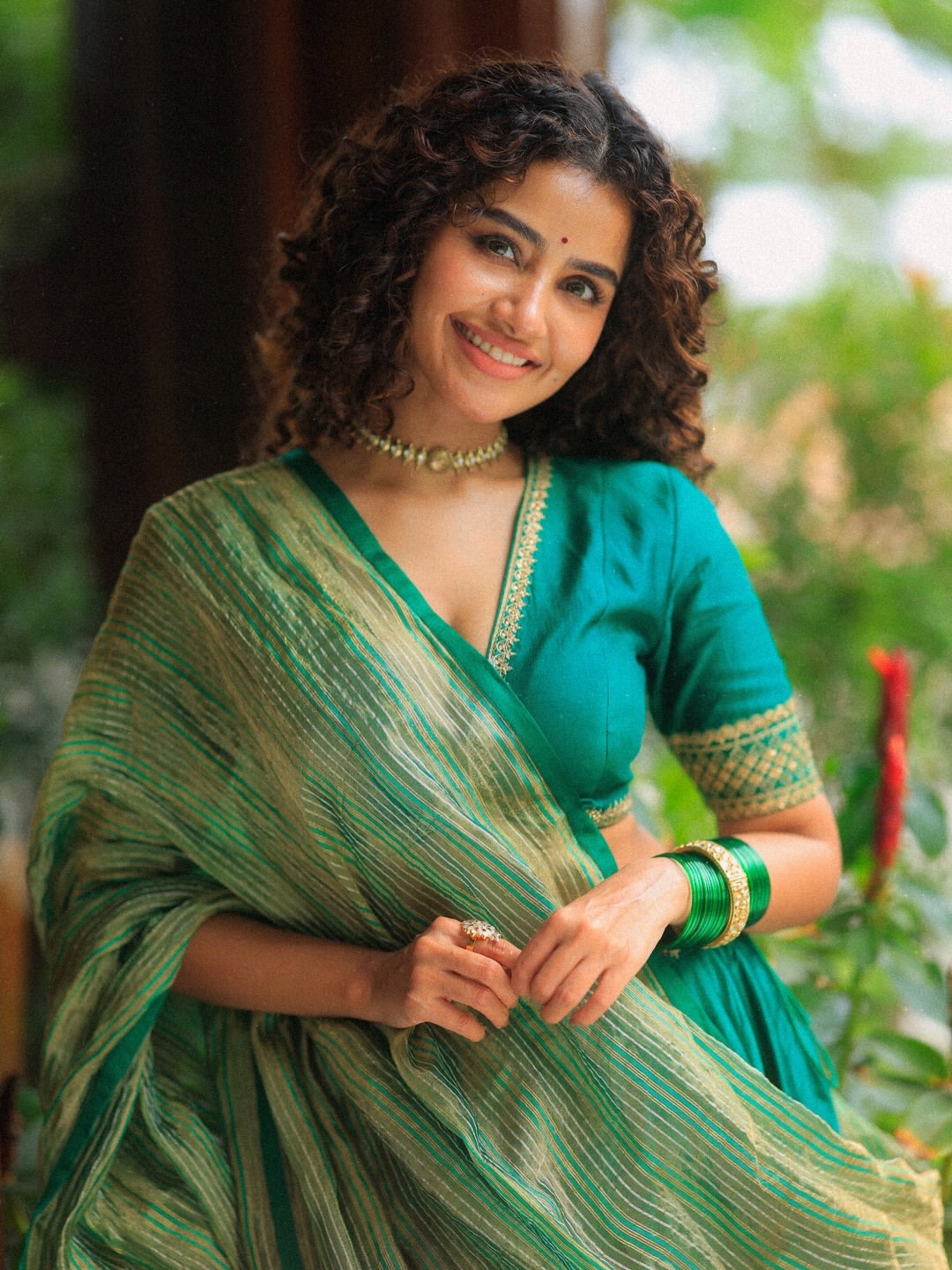 Anupama Parameswarans Heartwarming Smile Steals the Spotlight