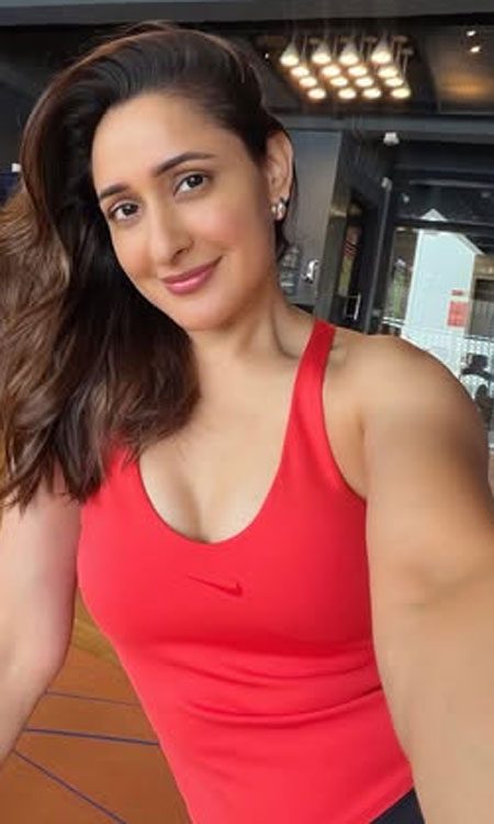 Pragya Jaiswal’s Post-Workout Glow Steals the Spotlight in Latest Gym Selfie