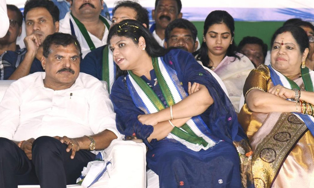 భీమిలిలోనూ ఏడ్చేసిన సత్తిబాబు.. రాజకీయ దిగ్గజానికి ఏమైంది?