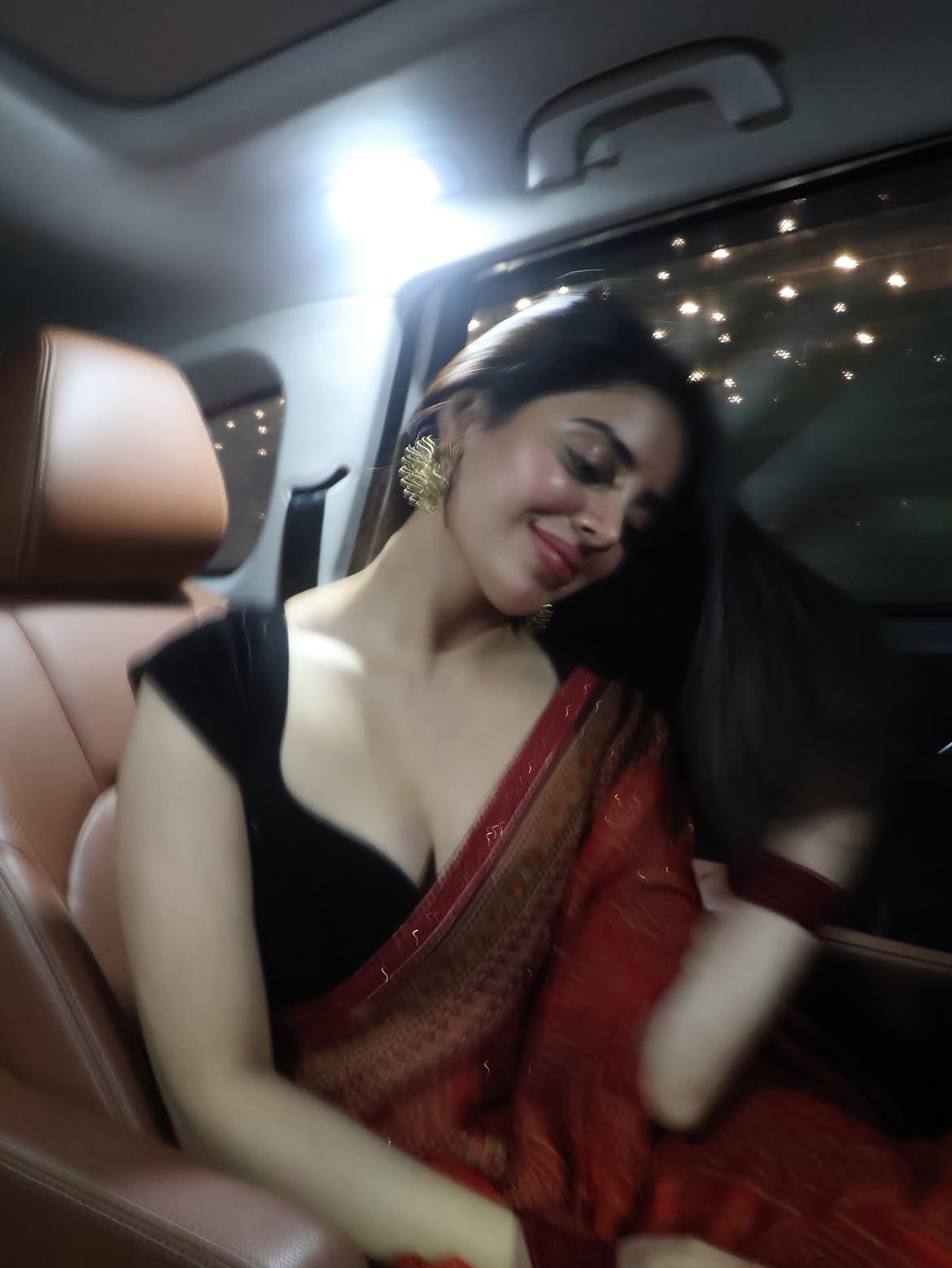 Kushitha Kallapu Mesmerizes With Her Graceful Saree Style