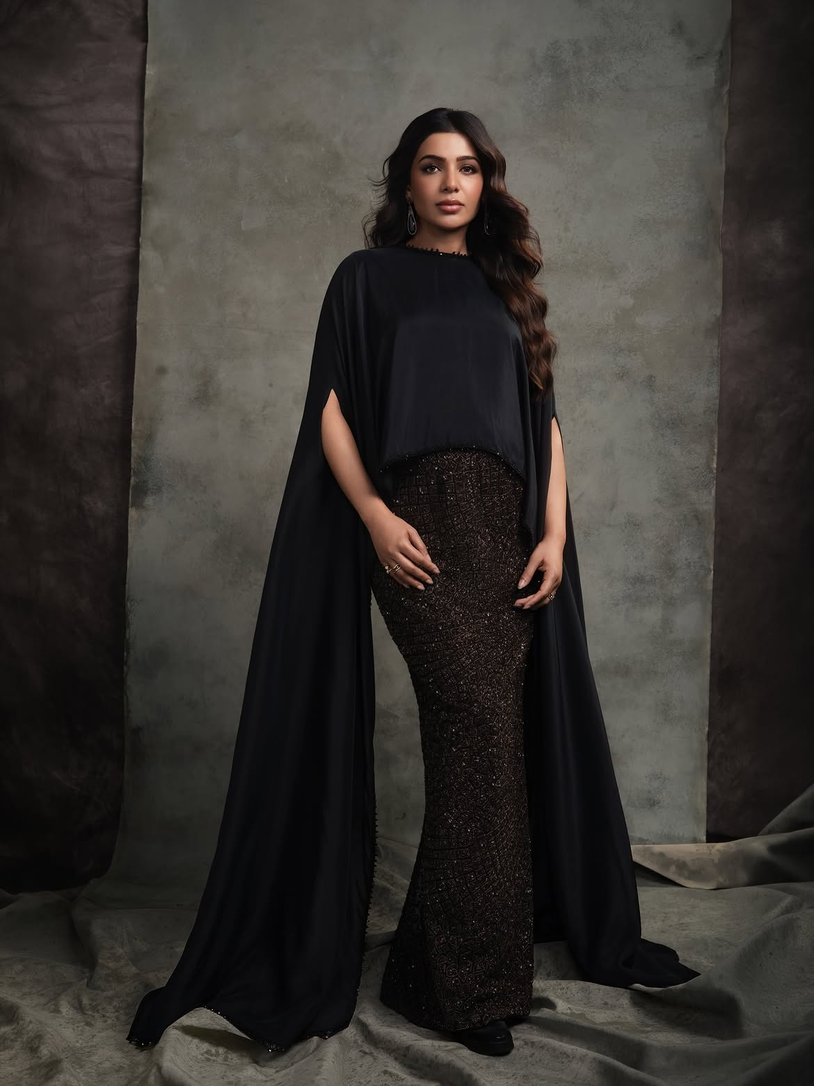 Samantha Ruth Prabhu Stuns in Elegant Black Cape Look
