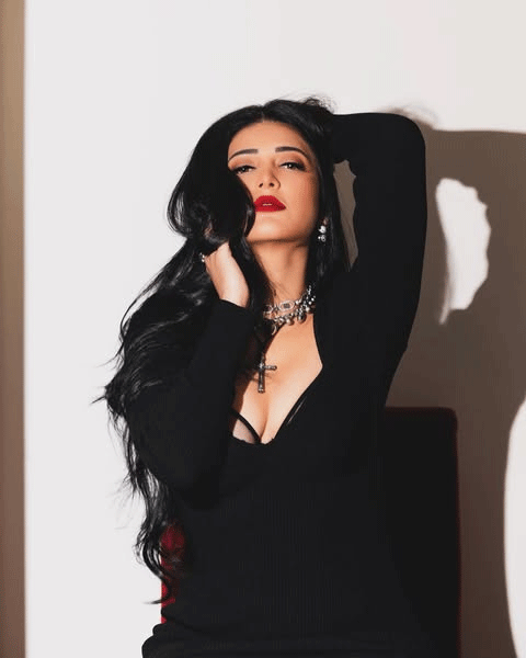 Shruti Haasan Stuns in a Bold Gothic Black Avatar