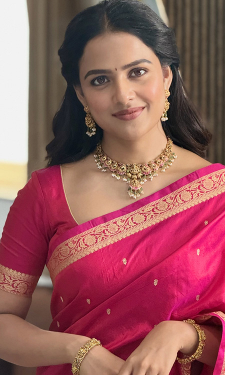 Vaishnavi Chaitanya Turns Heads in a Vibrant Pink Saree