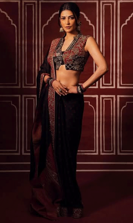 Shruti Haasan Stuns in a Regal Traditional Saree Look
