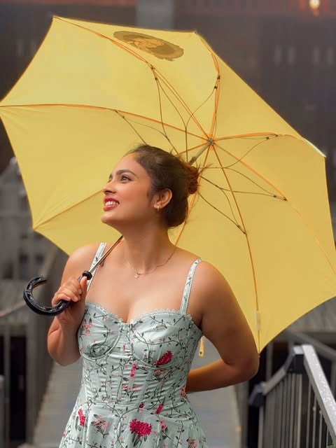 Nandita Swetha’s Yellow Umbrella Look Adds Charm to Her Hill Getaway