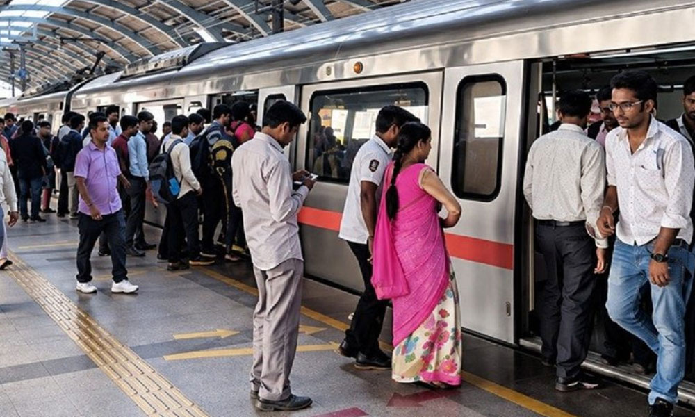 Delhi on Alert: Metro Closed, Several Trains Camcelled? Delhi on Alert: Metro Closed, Several Trains Camcelled?