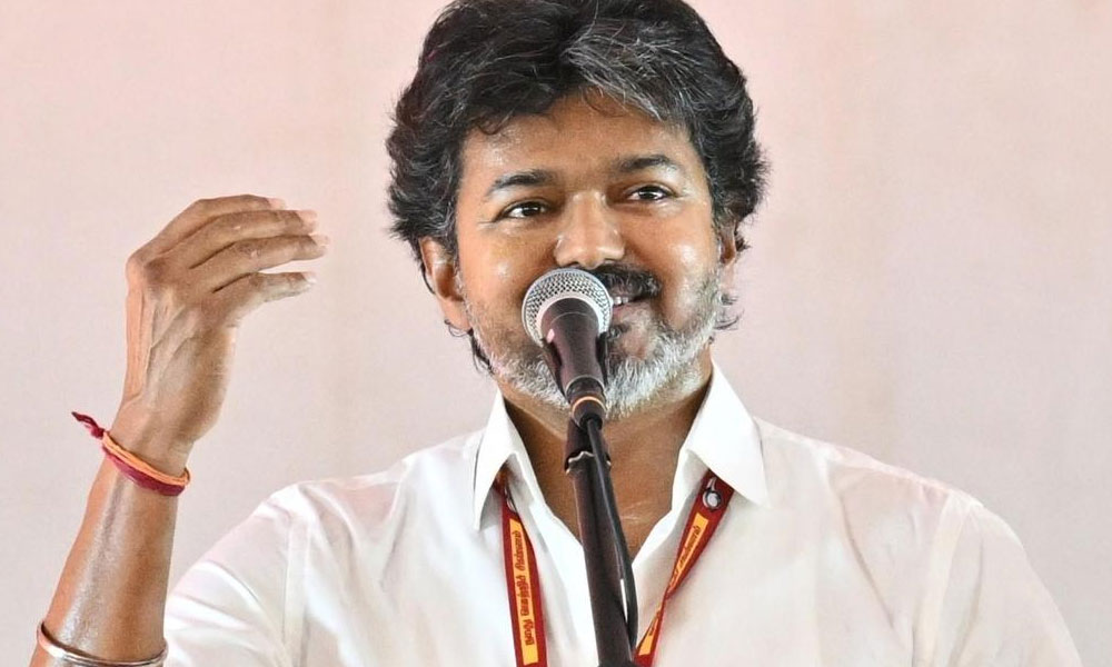 విజయ్ ని లైట్ తీసుకుంటున్న ద్రవిడ పార్టీలు