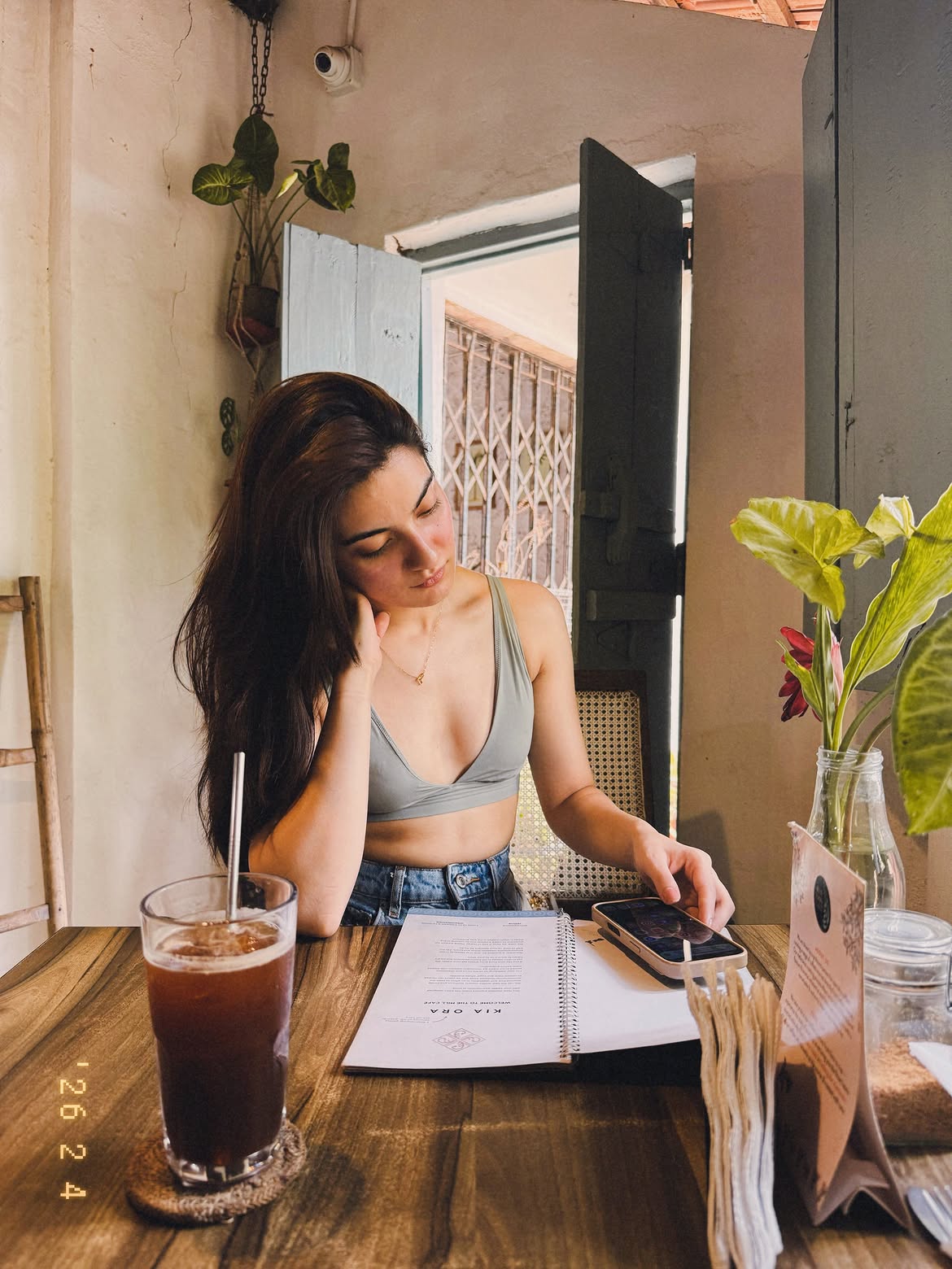 Pratibha Ranta Looks Chic in a Relaxed Cafe Look