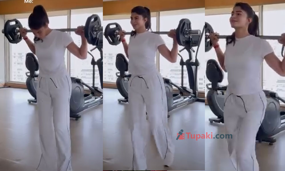 వారమంతా డిఫరెంట్ వర్కవుట్స్.. జాక్వెలిన్ ఫెర్నాండెజ్ క్రేజీ ఫిట్‌నెస్ సీక్రెట్!