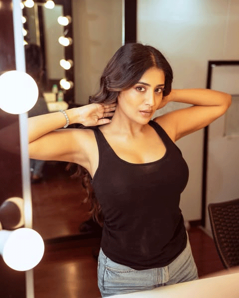 Rashi Singh Stuns in a Chic Black Top and Denim Jeans