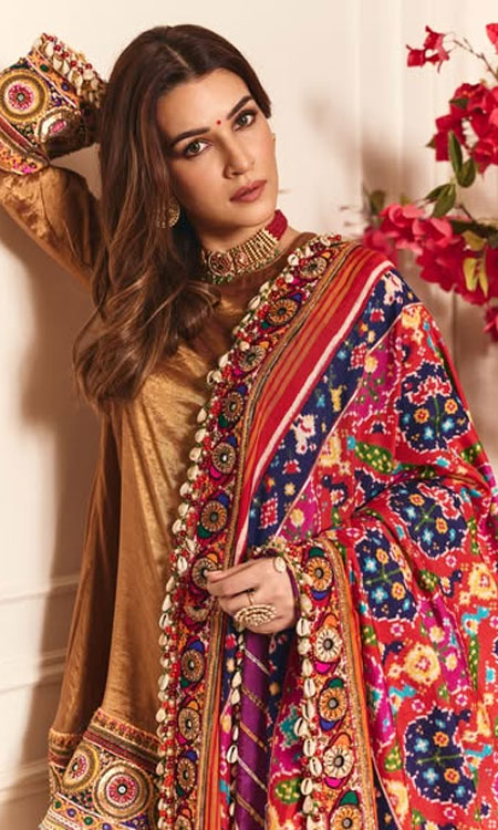 Kriti Sanon Stuns in Ethereal Traditional Couture Festive Look