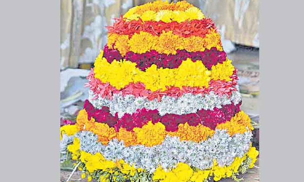 ఇవాళ ముద్దపప్పు బతుకమ్మ.. పూల పండుగలో మూడో రోజు ప్రత్యేకత ఇదే