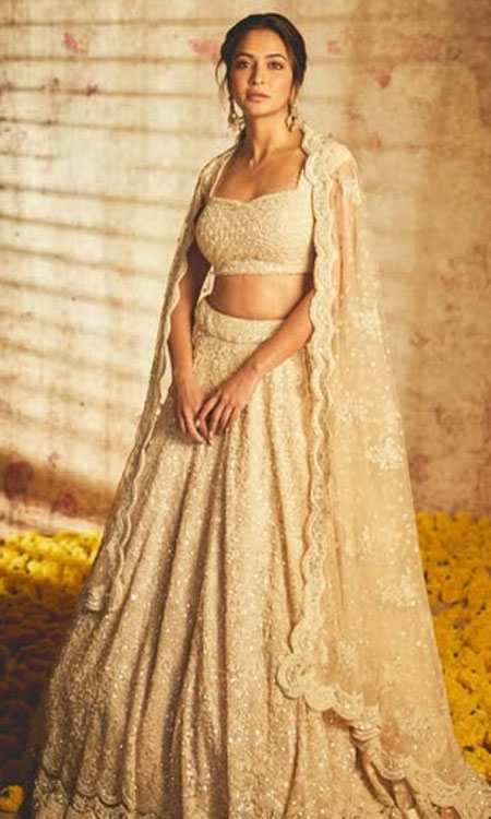 Kriti Kharbanda Looks Divine in an Ivory Lehenga for Navratri