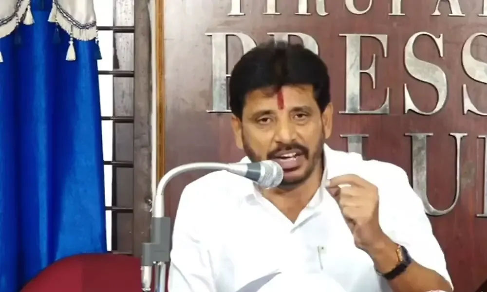 జగన్ గుండెల్లో ఉన్నారు...ఆ ఎమ్మెల్సీ వైసీపీలోకి ?