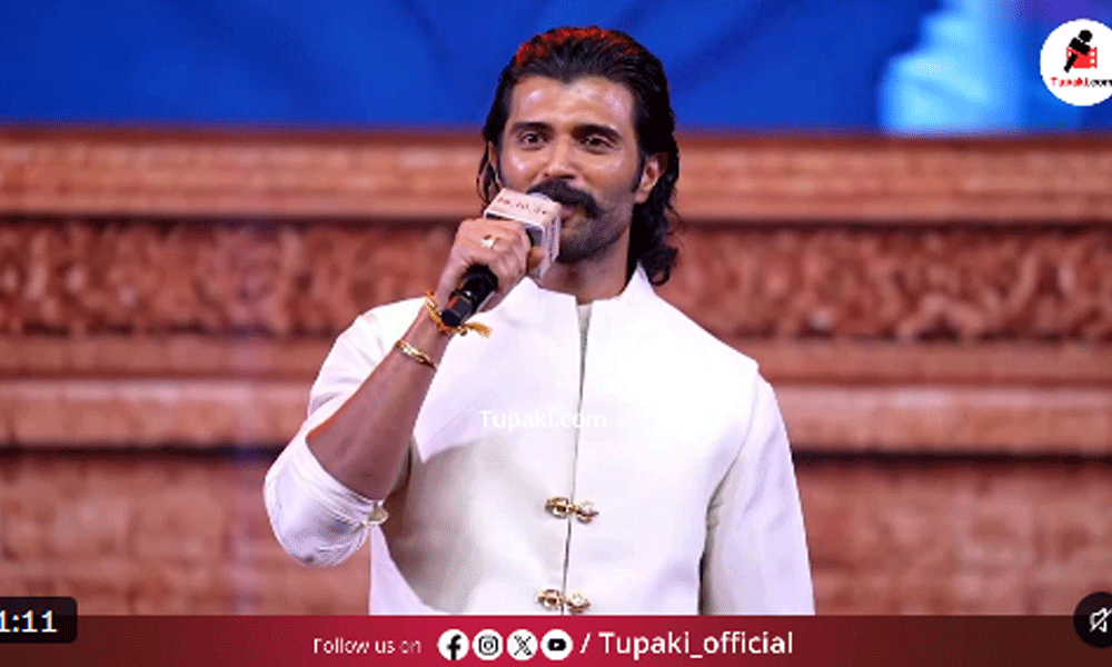 తెలుగు సినిమా గర్వించేలా `ర‌ణ‌బాలి`.. ప్రీరిలీజ్‌లో విజ‌య్ దేవ‌ర‌కొండ ఎమోష‌న‌ల్‌