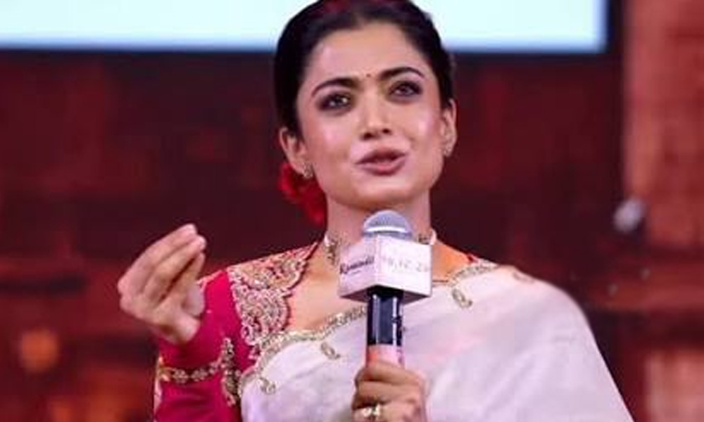 పెళ్ల‌యింద‌నిపించ‌డం లేదు.. ఫ్యాన్ గాళ్‌గానే ఫీల‌వుతున్నా!- ర‌ష్మిక‌
