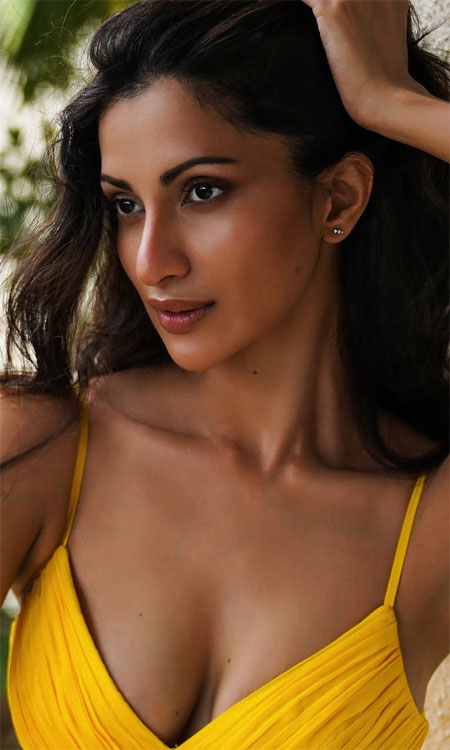 Diksha Singh Stuns in a Vibrant Yellow Strapless Dress