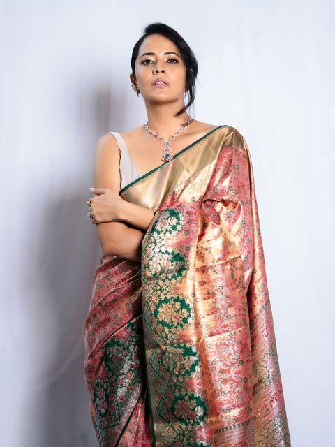 Anasuya Bharadwaj Stuns in a Regal Silk Saree Look