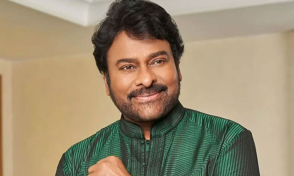ఆ సినిమా నాతో ఎందుకు చేయలేదని  స్టార్ డైరెక్టర్ ను అడిగిన చిరంజీవి...