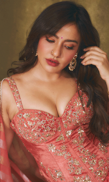 Neha Sharma’s Ethereal Pink Look Wins Hearts in Latest Photos