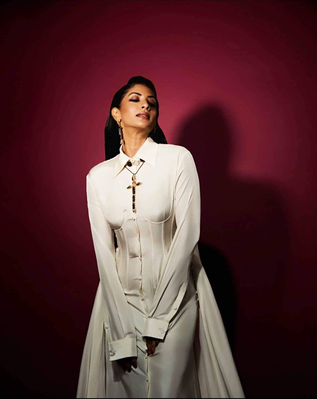 Sriya Reddy Stuns in Regal Ivory Corset Dress and Bold Gold Necklace