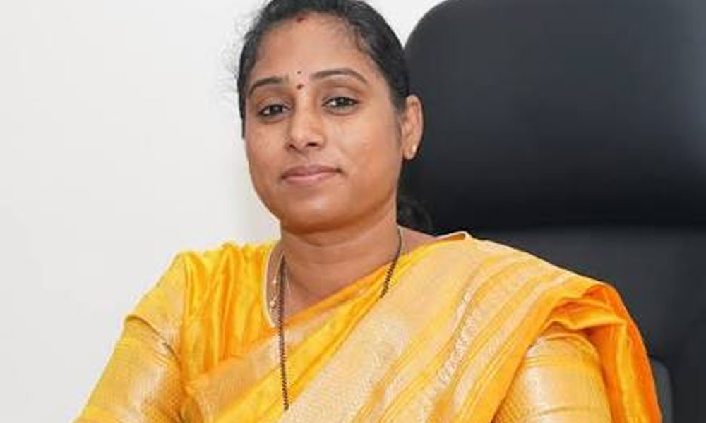 మంత్రివర్గం రేసులో మహిళా నేత.. లక్కు చిక్కేనా ..! మంత్రివర్గం రేసులో మహిళా నేత.. లక్కు చిక్కేనా ..!