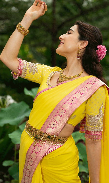 Sara Ali Khan’s Traditional Look in Yellow Saree Wins Hearts