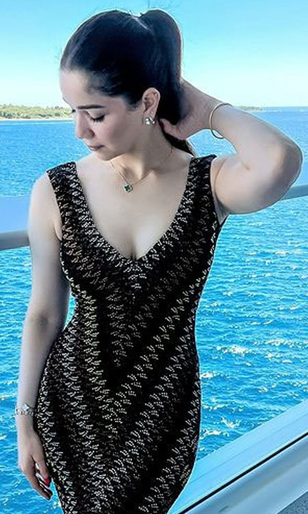 Sara Tendulkar Flaunts Effortless Style in a Black Sleeveless Gown