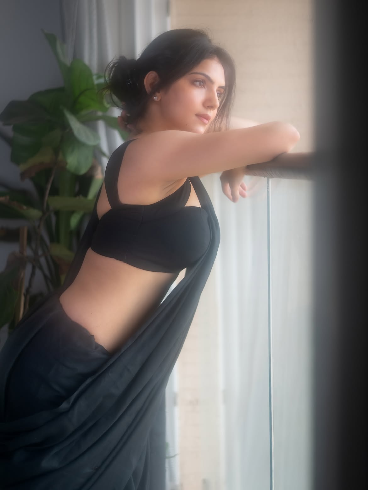 Misha Narang Looks Elegant in a Classic Black Saree