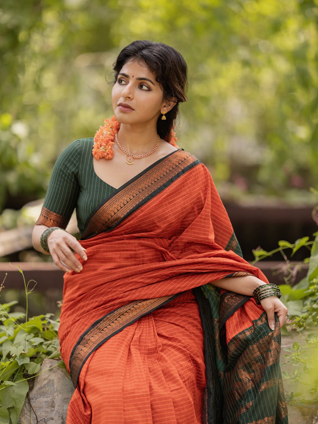 Iswarya Menon Turns Heads in a Beautiful Traditional Saree Look