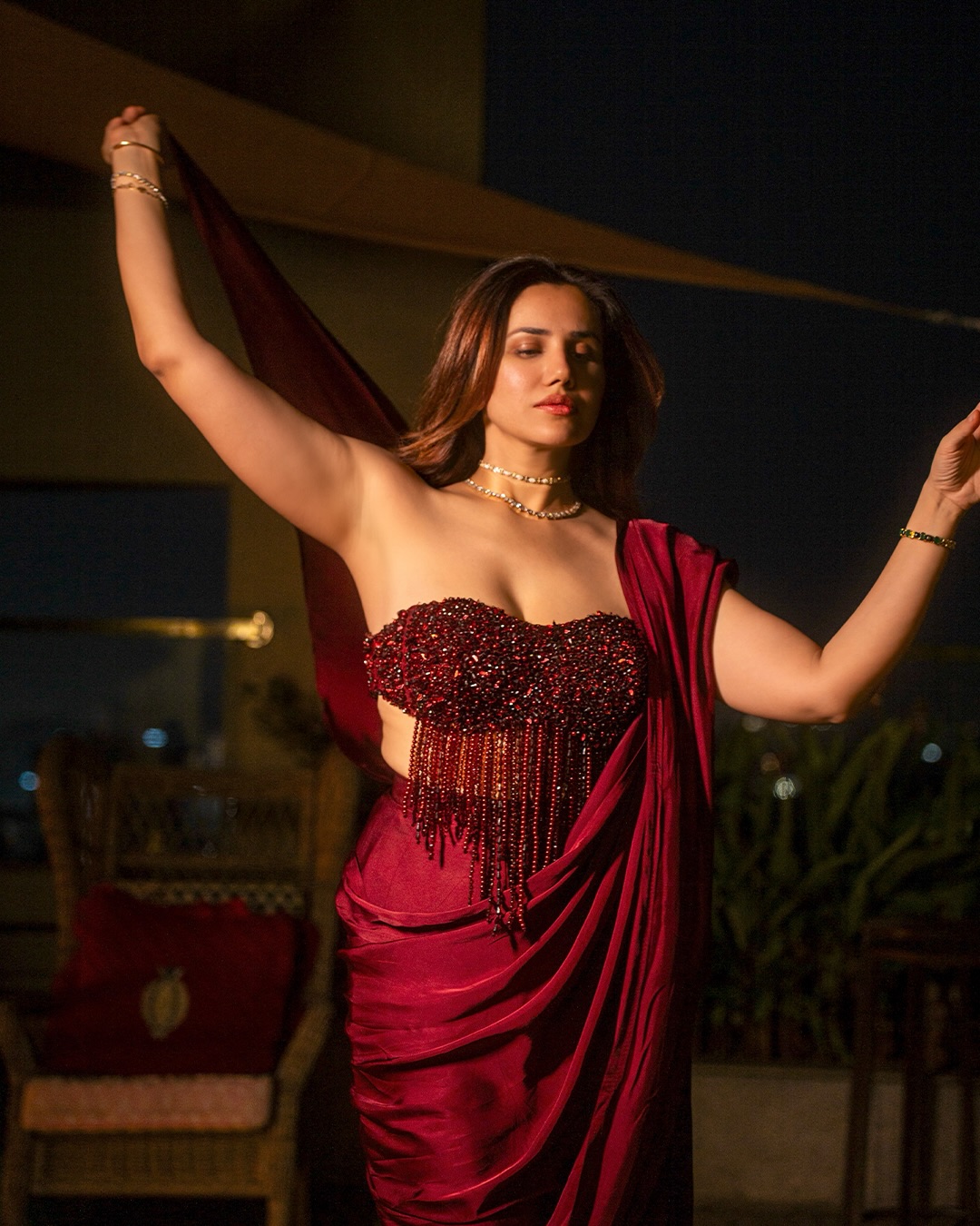 Sonnalli A Sajnanis Elegant Festive Look Wins Hearts Online