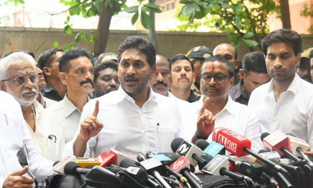 జగన్ వద్దన్నా అక్కడే ఏకగ్రీవాలు కాబోతున్నాయా ?