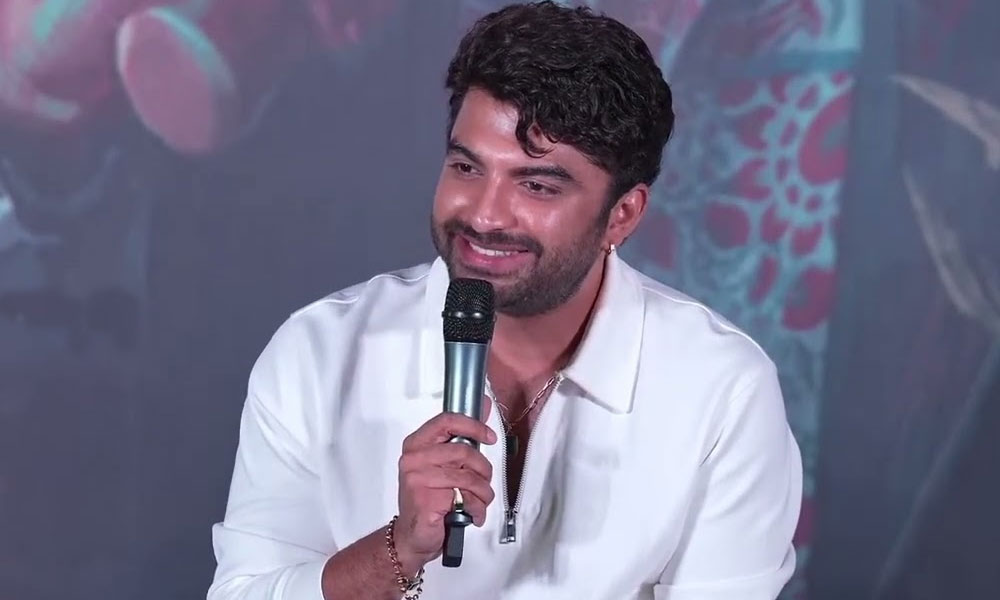 విశ్వక్‌ని వదలని లైలా...!