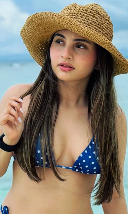 Ramya Pasupuleti Flaunts Her Chic Beach Style