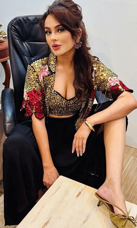 Seerat Kapoor Stuns in Black Couture for Durga Ashtami and Maha Navami