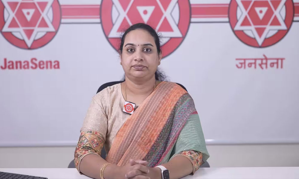వీర‌మ‌హిళ‌ గా క్రాంతి... ఆర్డ‌రే త‌రువాయి.. !