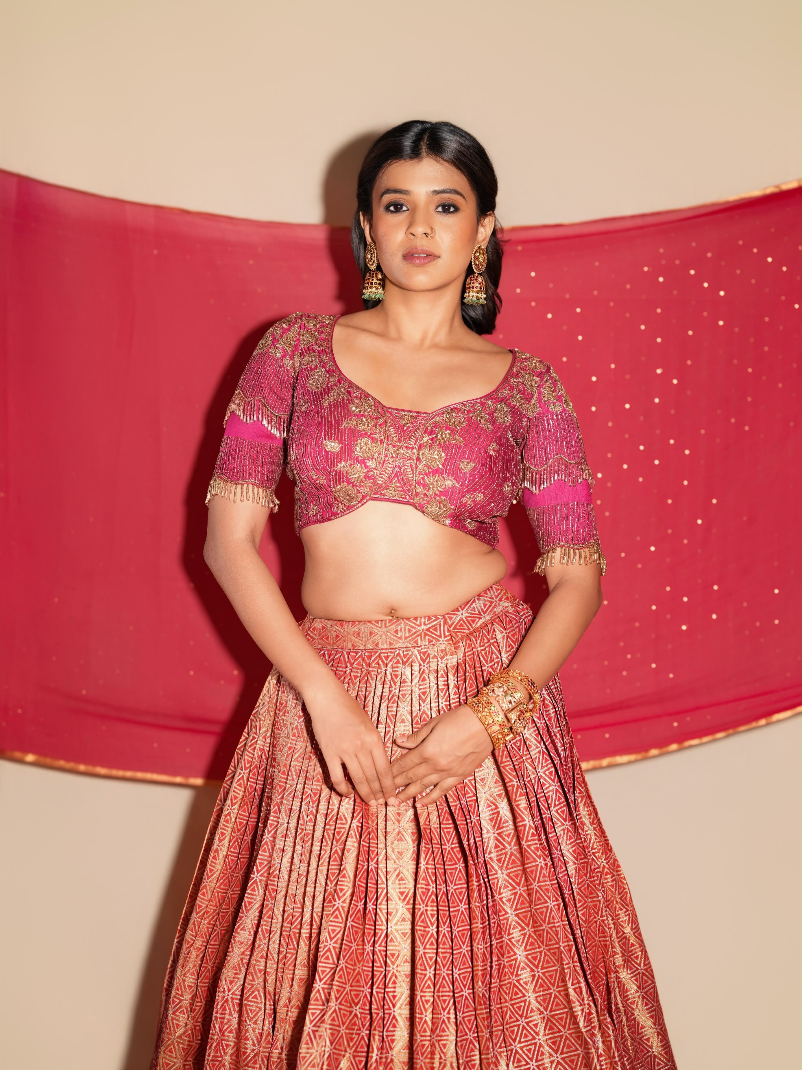Hebah Patel Flaunts Traditional Glamour in a Vibrant Ethnic Look