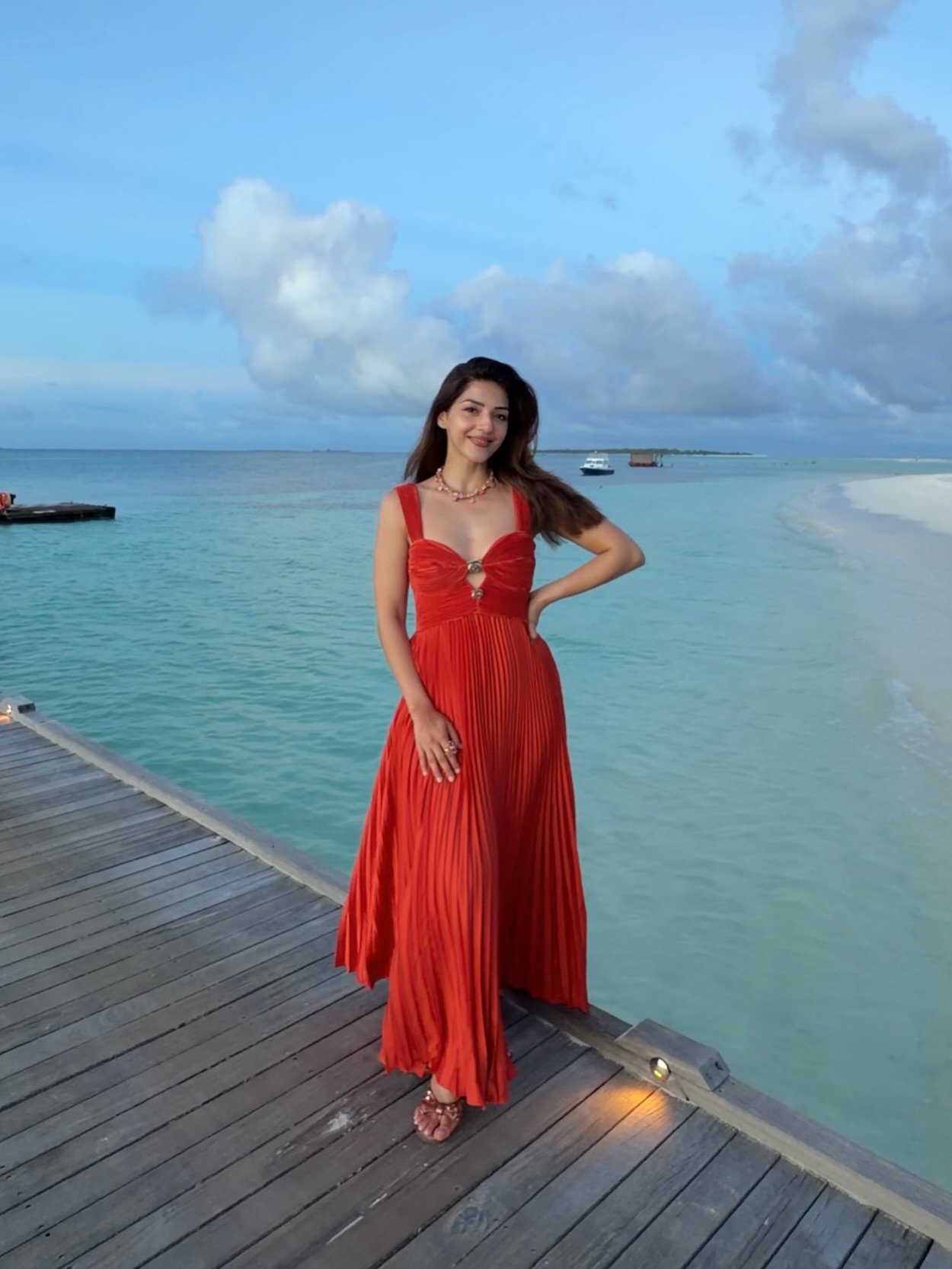 Mehreen Pirzada Shares Sun-Kissed Holiday Glamour in Maldives