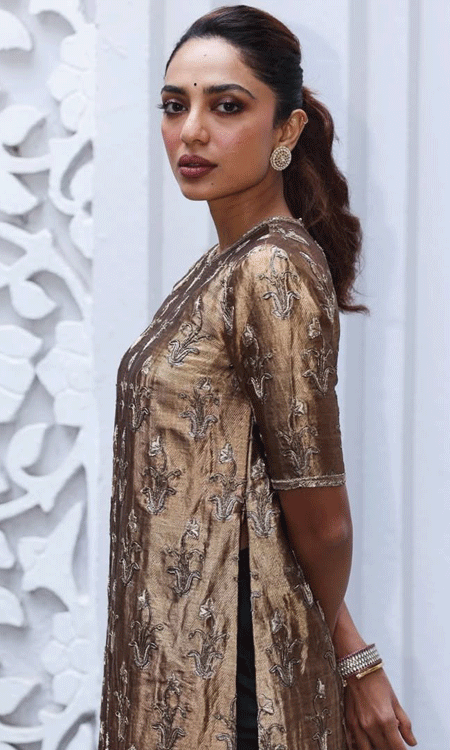 Sobhita Dhulipala’s Regal Raw Mango Look Showcases Indian Craftsmanship
