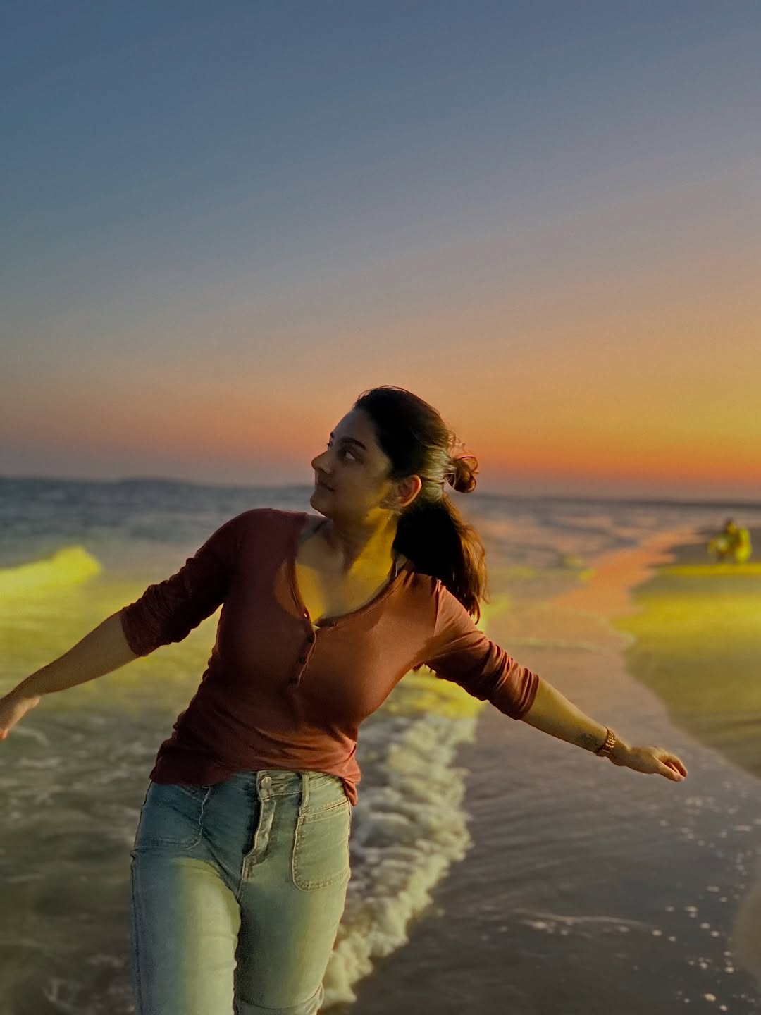 Esther Anil Stuns in Candid Selfies and a Beautiful Beachside Moment