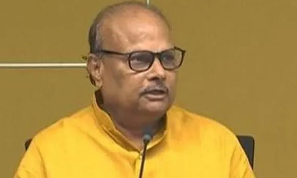 యనమల ముందుజాగ్రత్త.. తప్పిన పెను ప్రమాదం